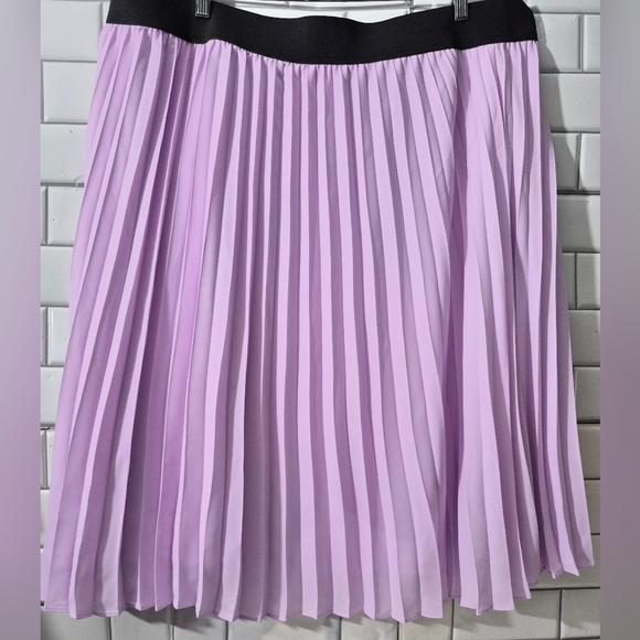 Worthington Woman Ladies Lilac Purple Pleated Midi Style Skirt Black Elastic Wai - Picture 3 of 5